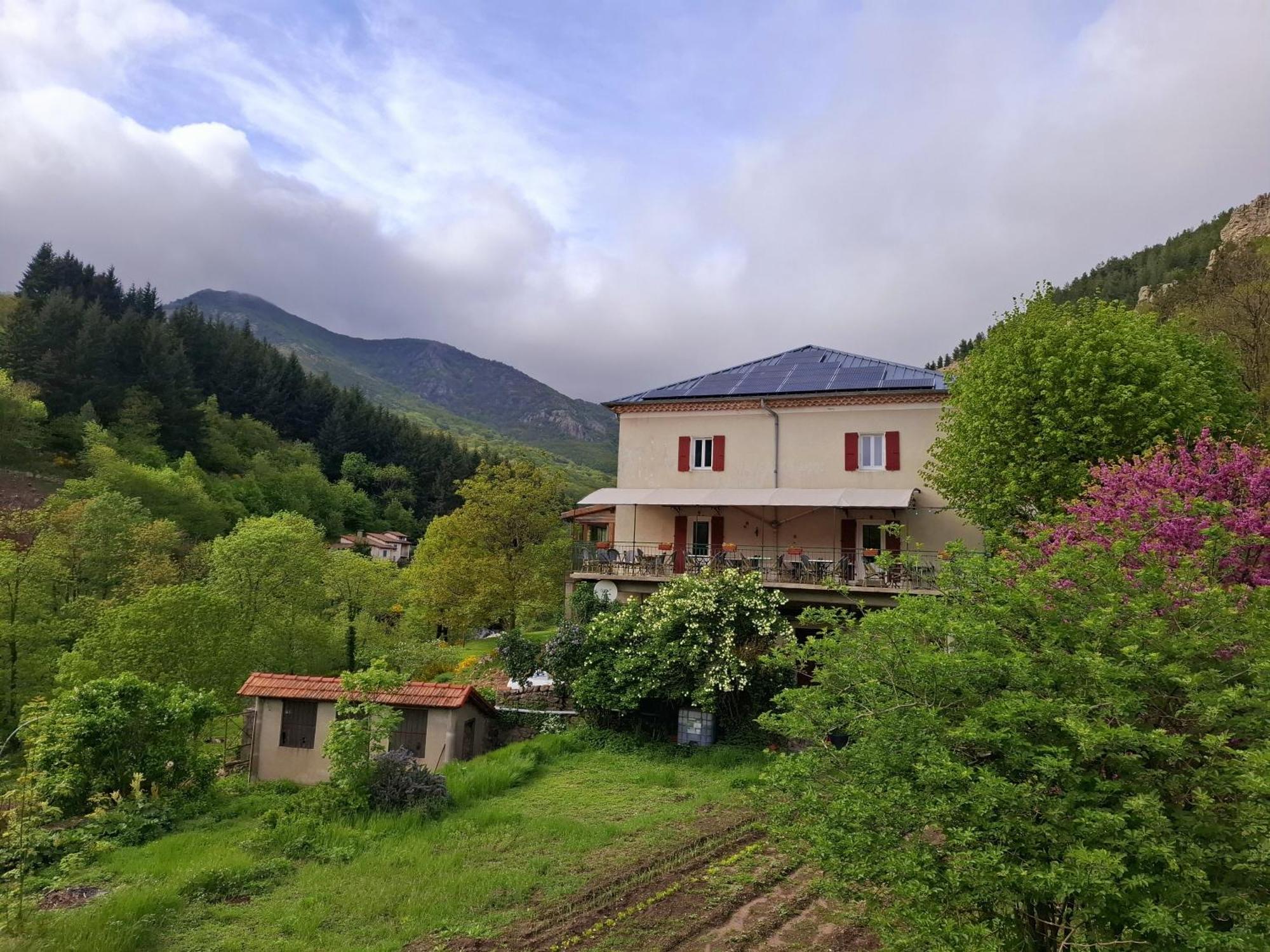 Auberge Arthea Laviolle Екстериор снимка