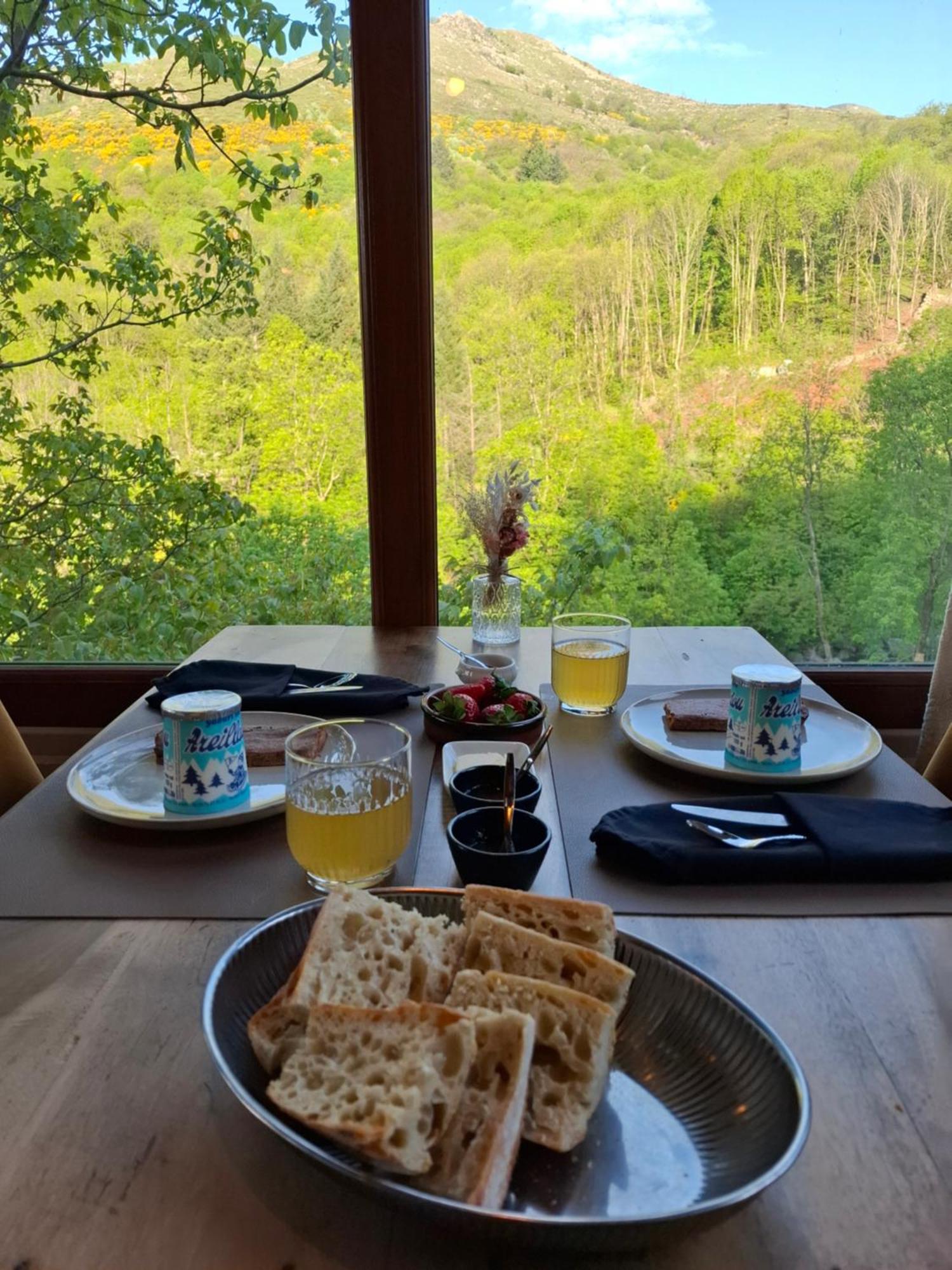 Auberge Arthea Laviolle Екстериор снимка